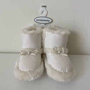 NEW Koala Baby white fluffy bow decorated soft booties shoes‎ 6-12 months